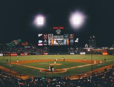 开云体育APP下载-德罗赞持续制造杀伤，活塞关键战突围深圳队