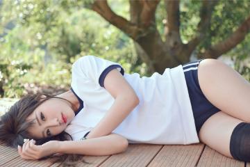 开云下载-范戴克重铸铁卫荣光，安哥拉逆袭收割尼斯，足球世界的救赎与奇迹