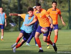 开云体育在线-异国球队即将亮相，备战重要比赛