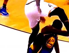 开云APP-NBA球员在比赛中举动失当，引发公愤