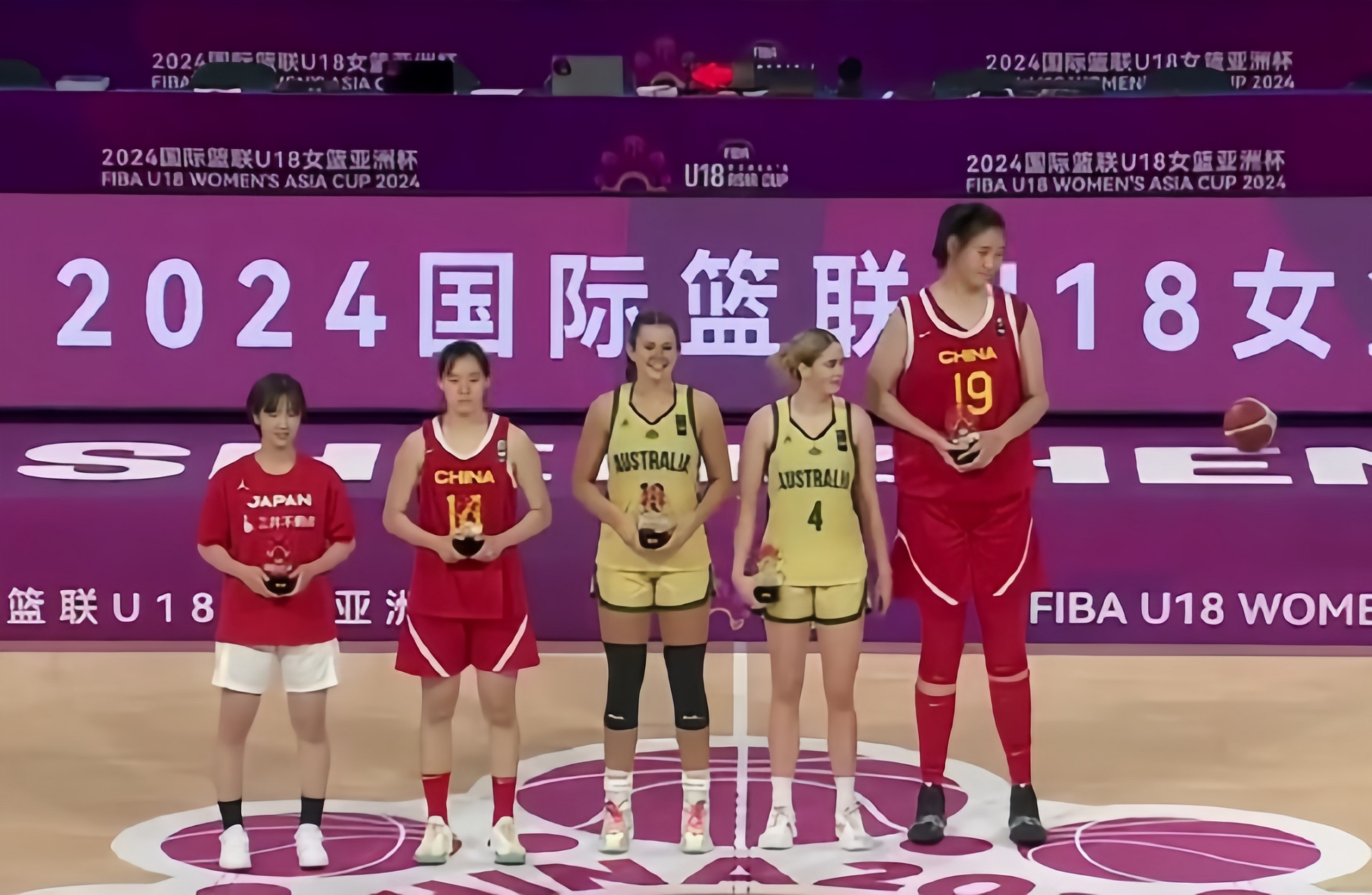 开云体育下载-澳大利亚女篮队取得胜利，晋级下一轮比赛的简单介绍