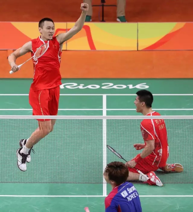 开云下载-惊天逆转!赛车战队挺进四强的简单介绍