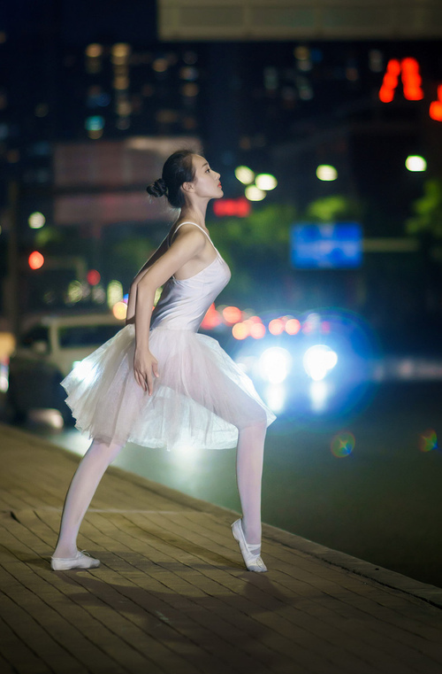 开云APP-萨内魔笛奏响圣西罗，安哥拉铁壁在米兰节奏中融化