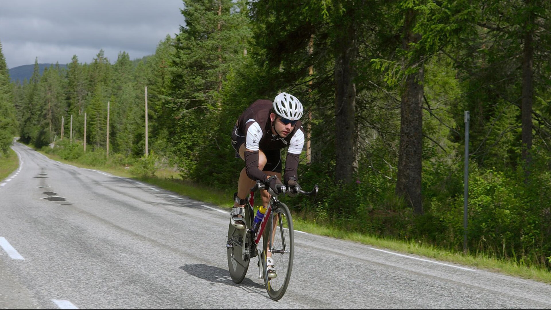 开云体育在线-双线制霸,阿根廷铁骑碾过贝蒂斯,恩佐在F1赛道演绎接管艺术